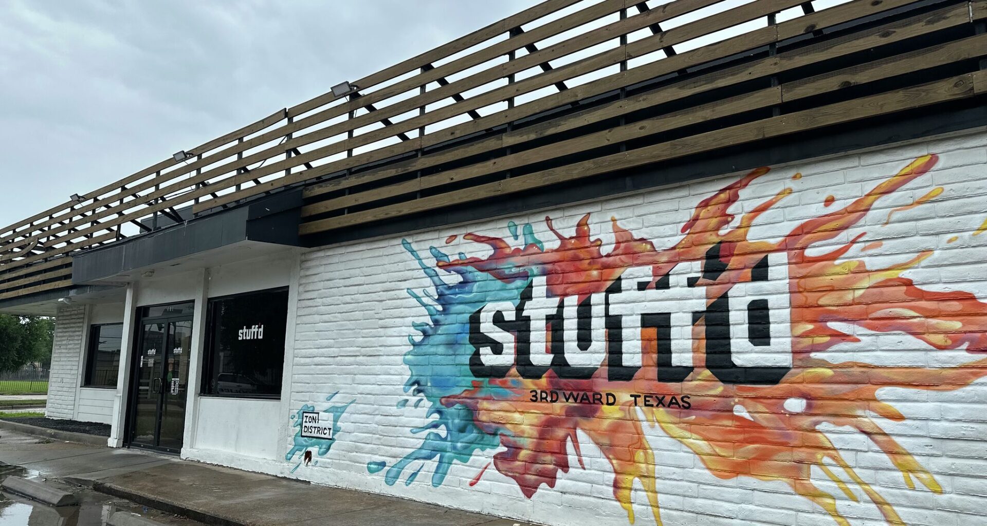 Houston chicken wing restaurant to abandon flagship store