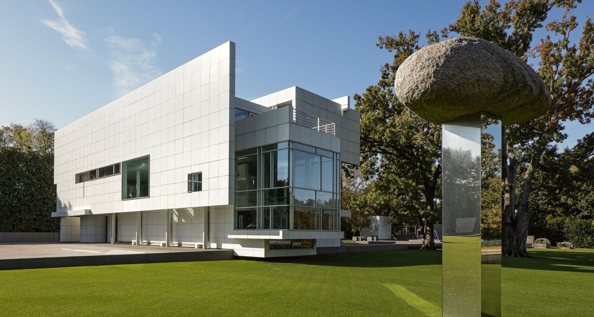 Rachofsky House cuts millions off of listing price