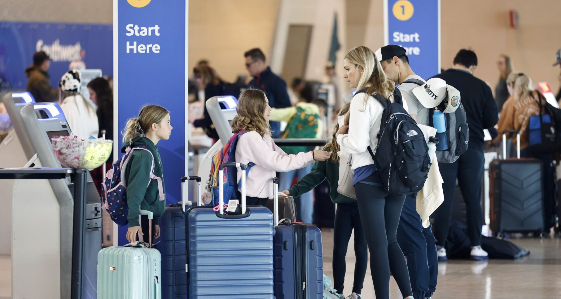 Get free checked bags on American and Southwest airlines