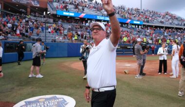 NCAA softball: Texas coach Mike White makes 17th Super Regionals trip