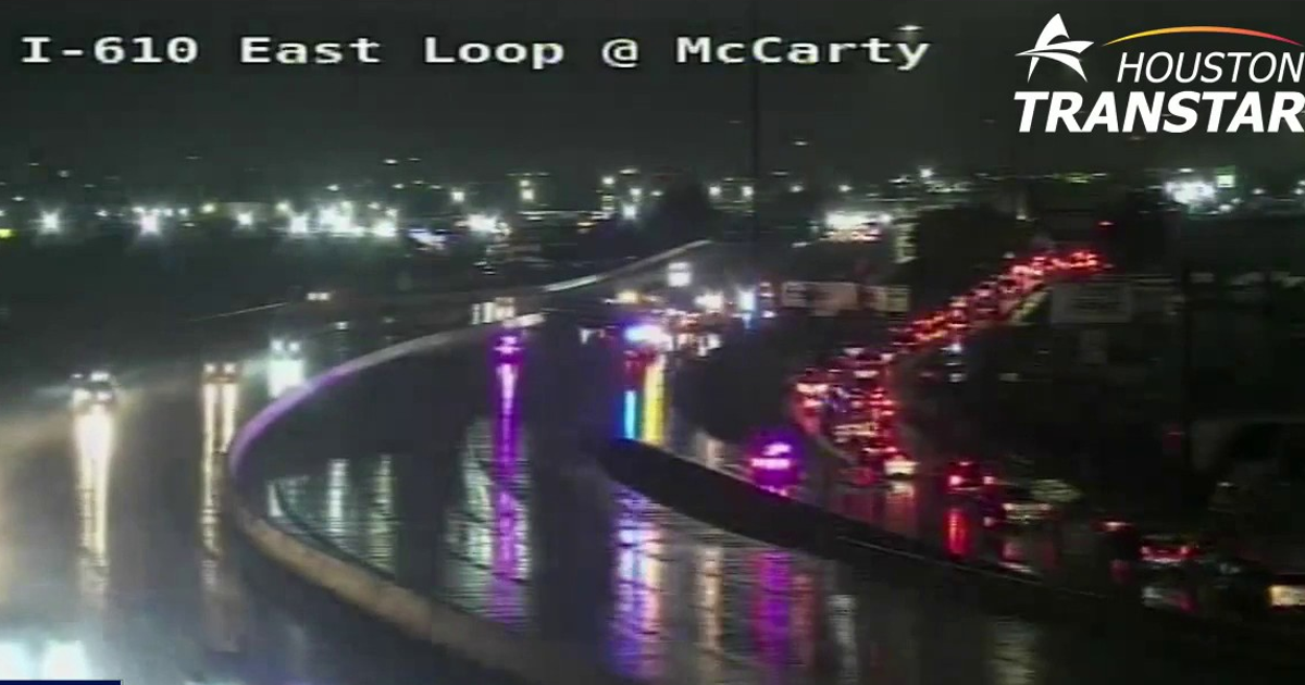 Traffic: I-610 North Loop main lanes closed due to heavy truck