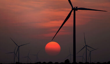 Texas wind projects stalled as they wait for Pentagon clearance