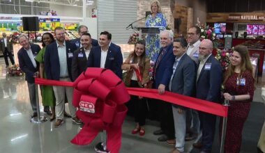 H-E-B grocery store opens in Euless to serve Mid-Cities