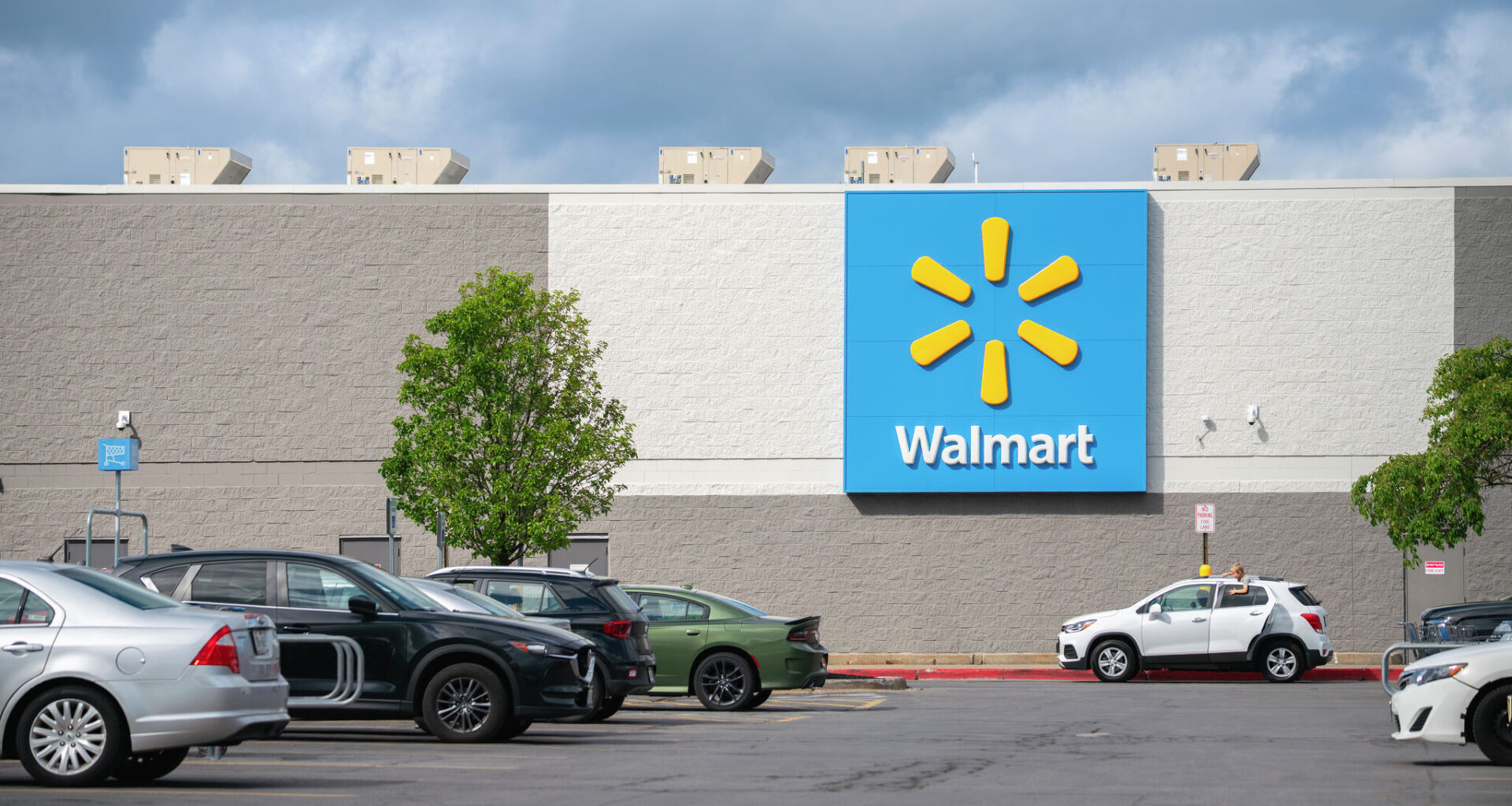 Can you park overnight at Walmart? What to know.