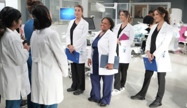 GREYS ANATOMY - Training Day - Addison makes a special appearance at Grey Sloan to welcome Baileys new OB/GYN trainees.