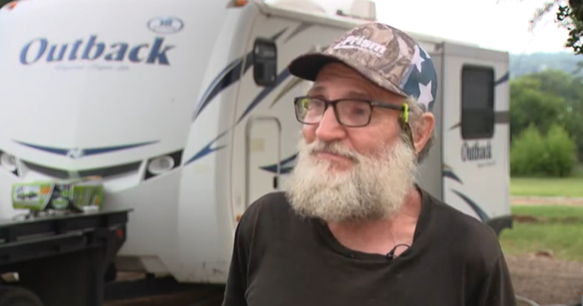Homeless Fort Worth veteran hopes to reunite with dog after settling in new RV