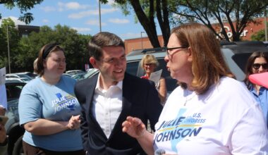 Talarico, Goodwin hold rally outside Oak Lawn Library