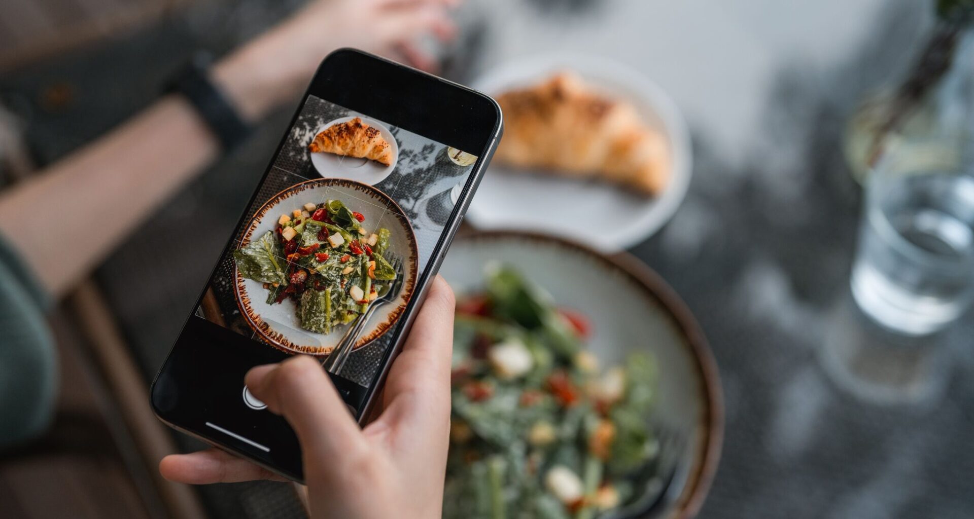 Suspected AI influencer sparks concern in Houston food scene