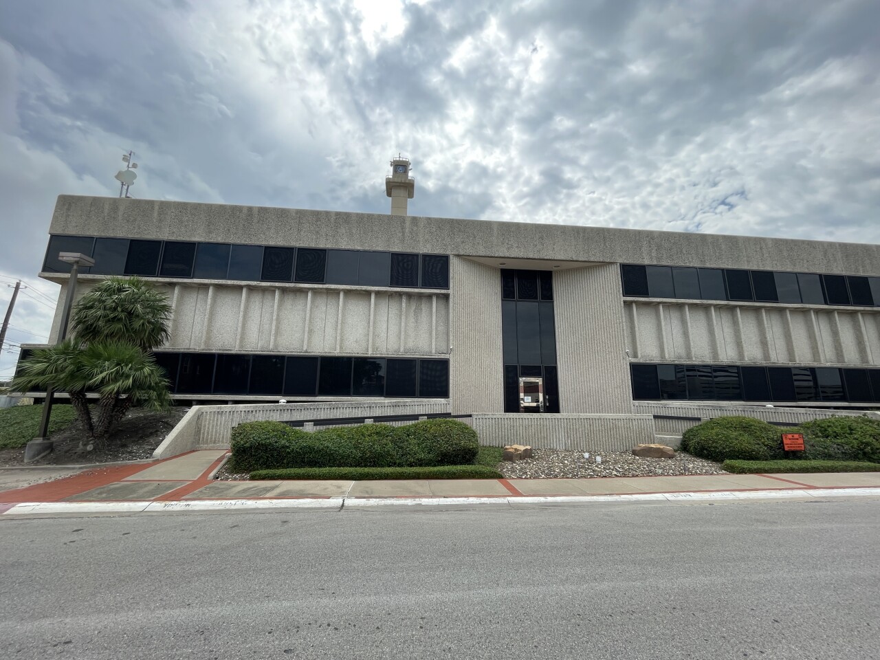 KRIS 6 Studio