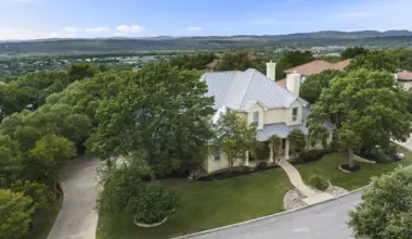 A San Antonio mansion for sale comes with a 'bourbon room' and $180,000 in renovations