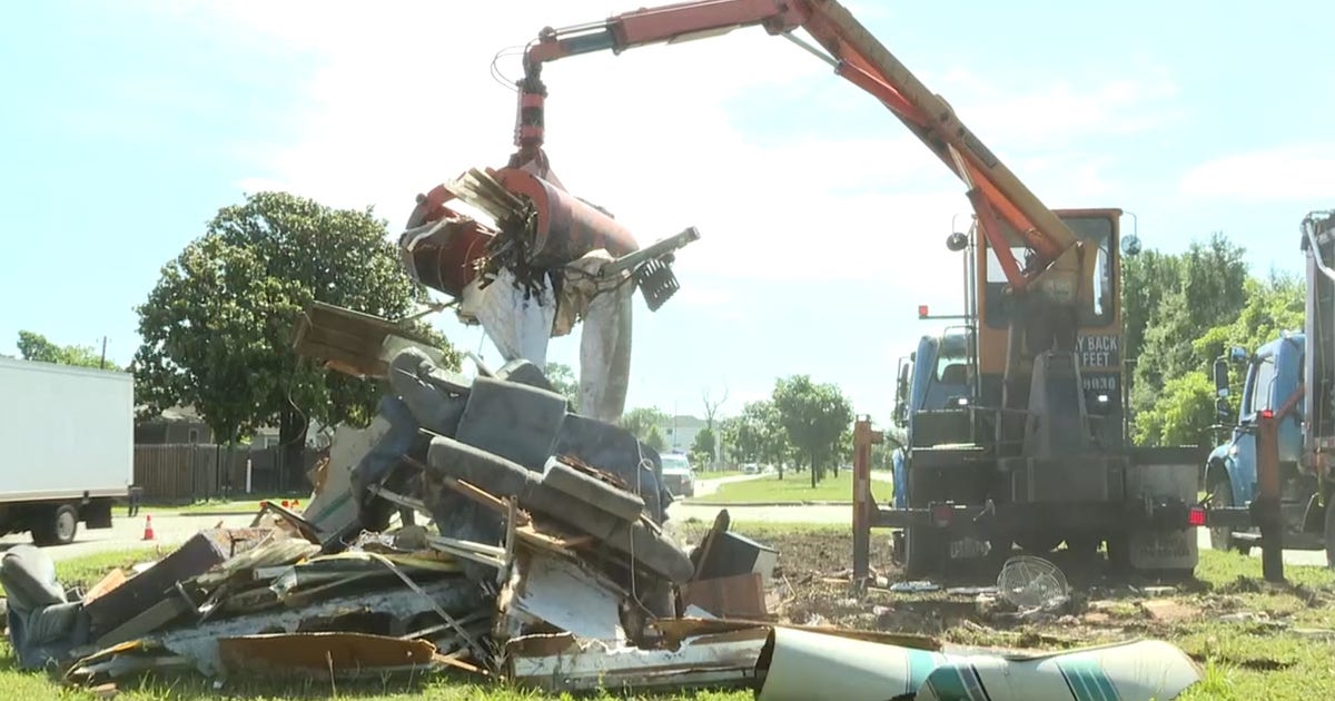 Abandoned RV torn down in Acres Homes days after FOX 26 report
