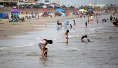 Texas beaches test high for fecal bacteria before Memorial Day