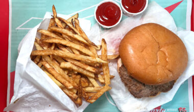 Report: Texas burger brands outperform national chains