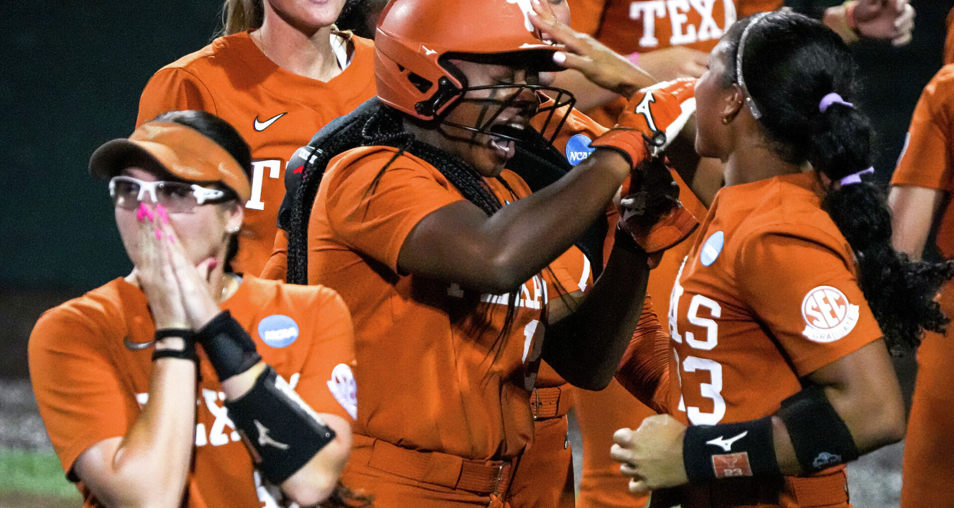 Texas vs Arizona State: Pinch-hitting star Victoria Hunter shines