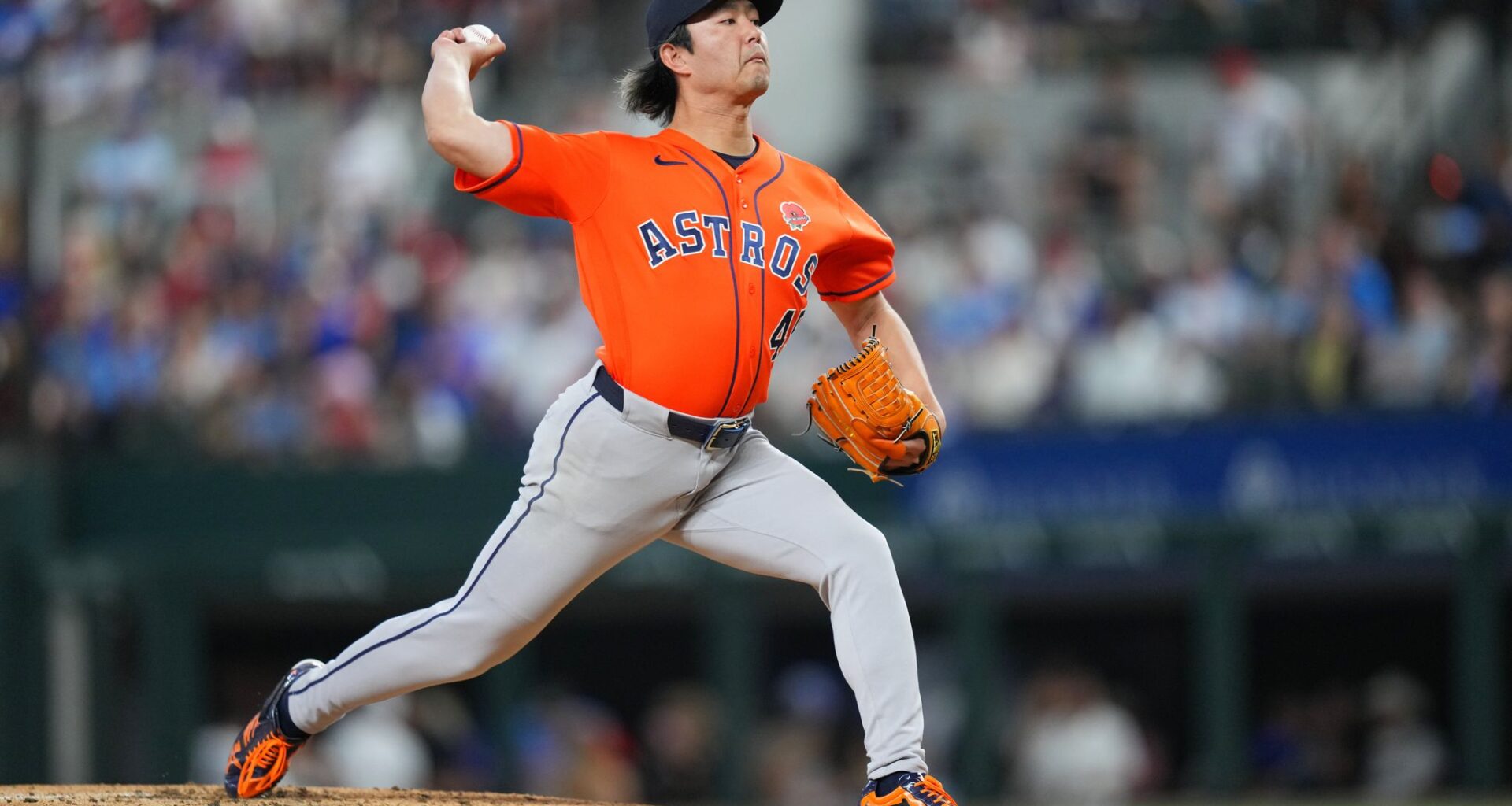 Astros pitcher Tatsuya Imai working on no-hitter through 6 innings against Rangers