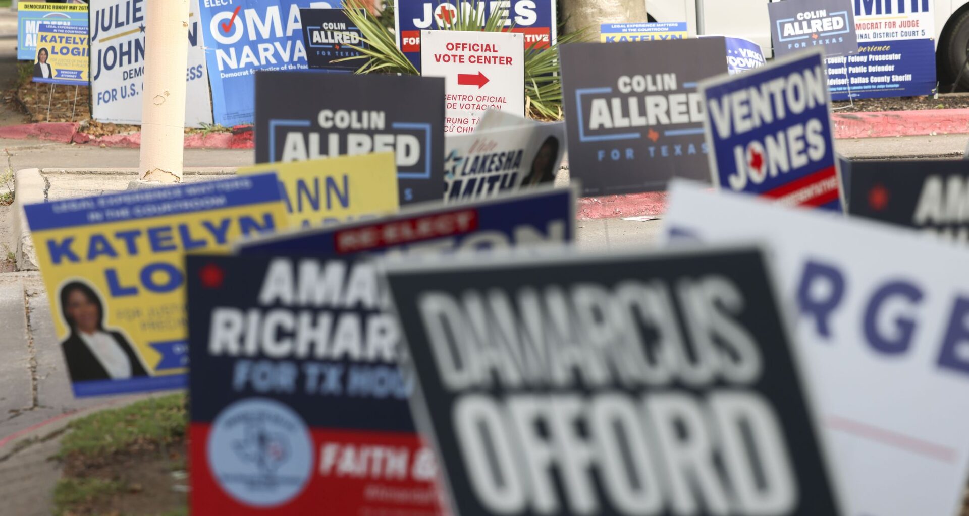 Live updates: Polls close at 7 in primary runoffs in key Texas races