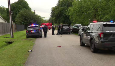 Houston shooting: 2 people shot on Cardiff Road, authorities investigating