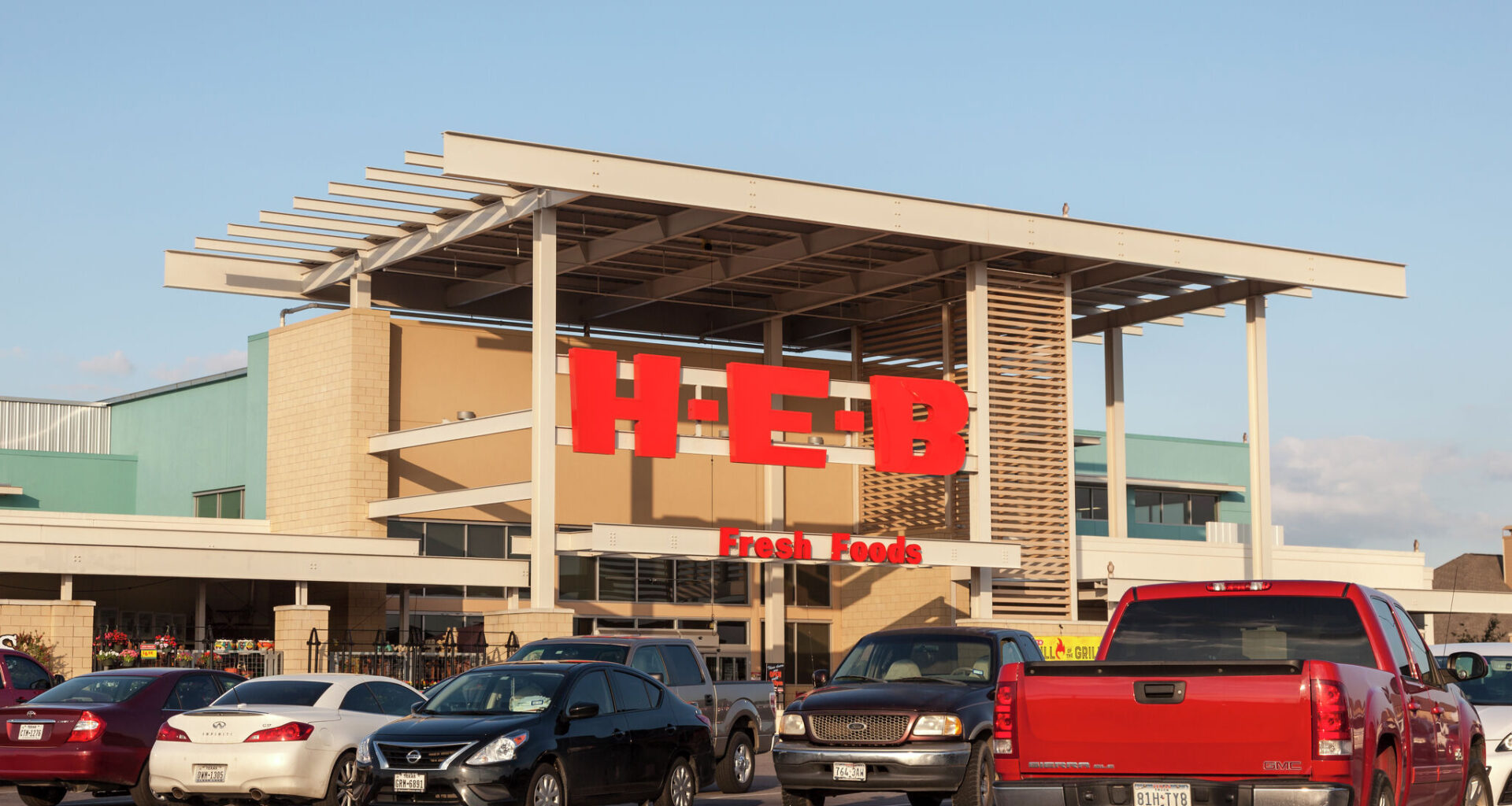 One of Texas' largest cities still has no H-E-B. Here's why