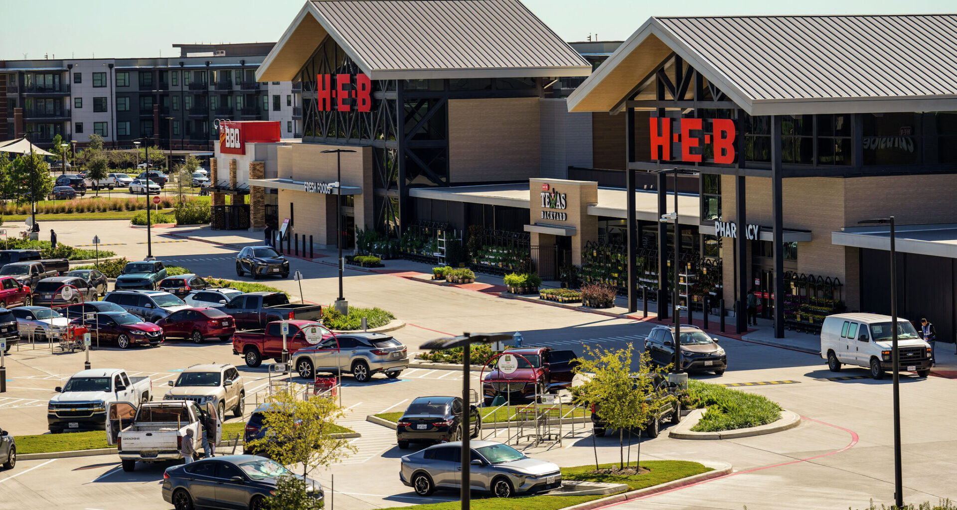 H-E-B teases opening date to first-ever $52M Dallas store