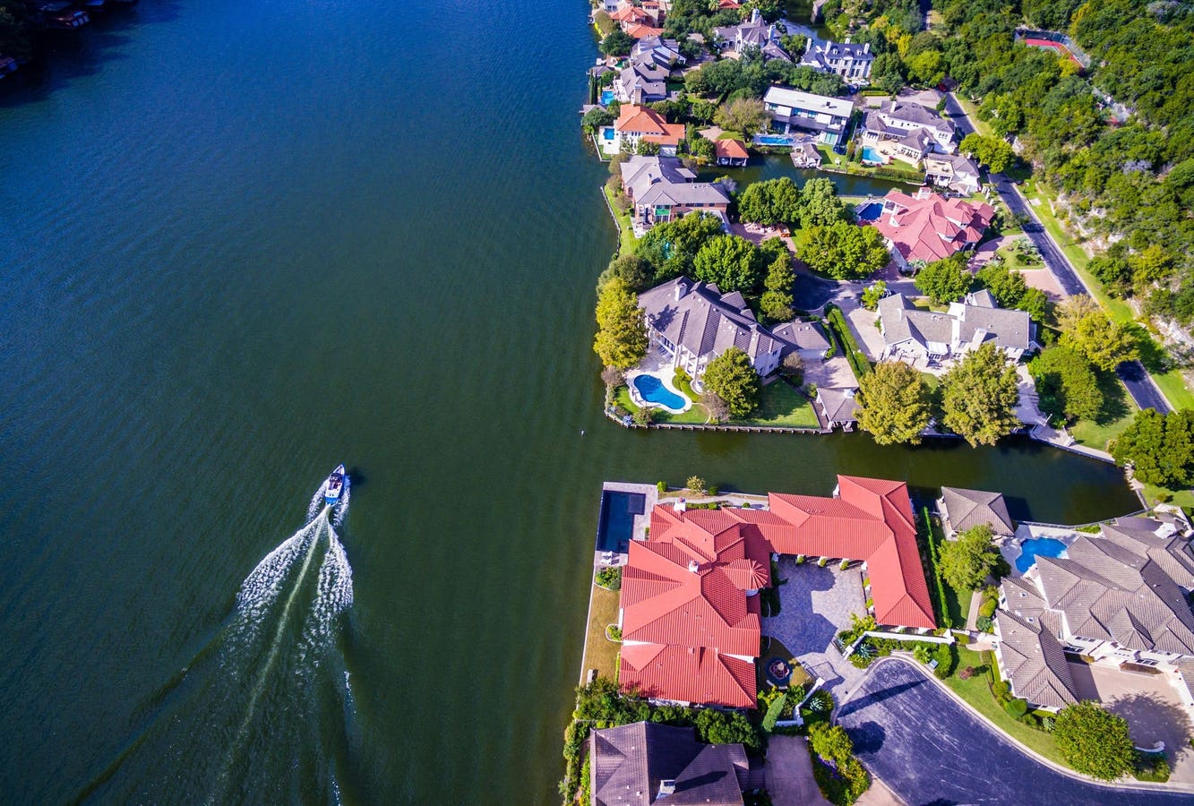 In Austin, A Wave Of Luxury Is Breaking Records On The Lake