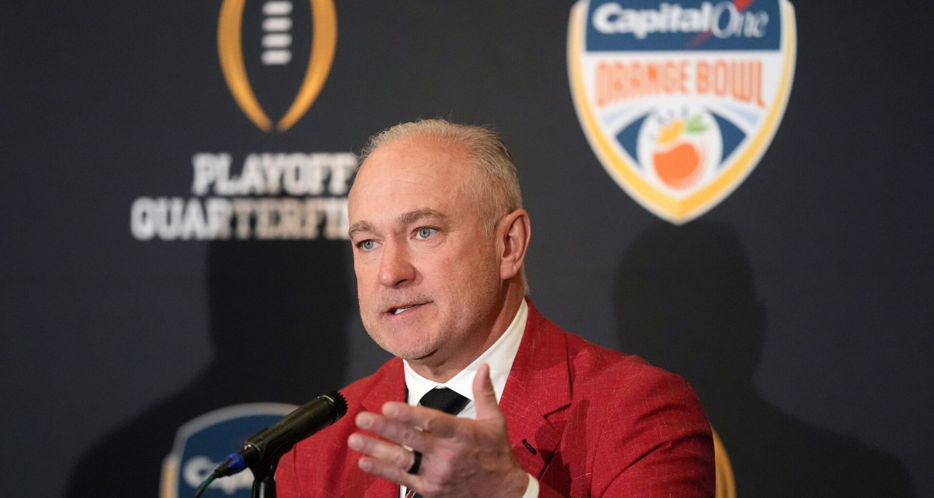 Texas Tech responds to Texas coach swipe with offer to pay to play