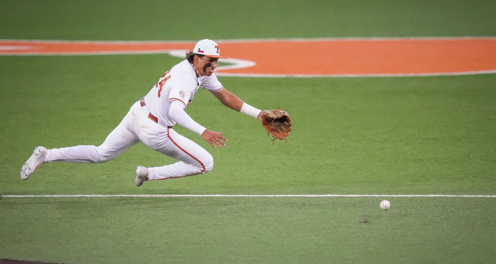NCAA baseball tournament: How to watch Texas vs Holy Cross in regional