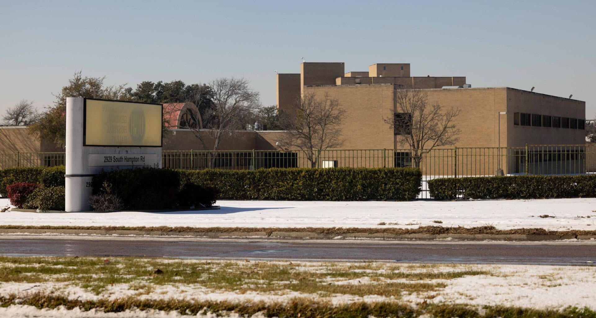 The abandoned hospital building at 2929 South Hampton Road in Oak Cliff photographed on Wednesday, Jan. 28, 2026 in Dallas.