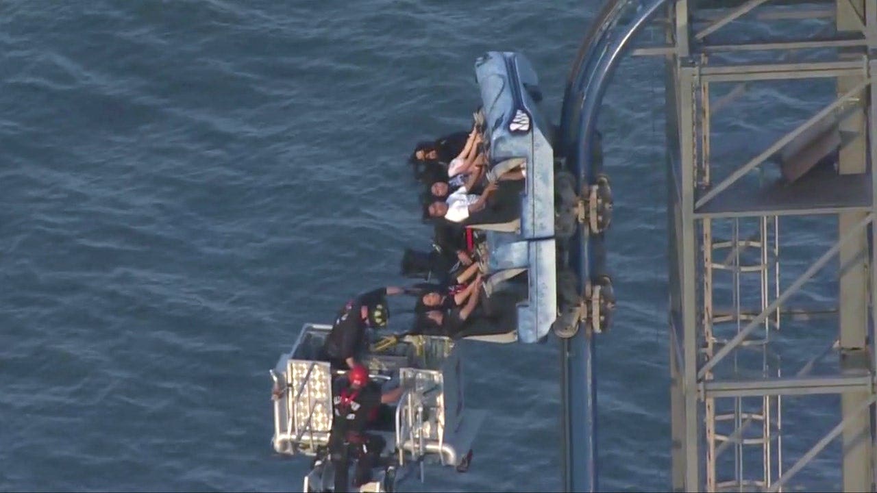 Firefighters rescue 8 riders stuck on Galveston roller coaster for 3 hours