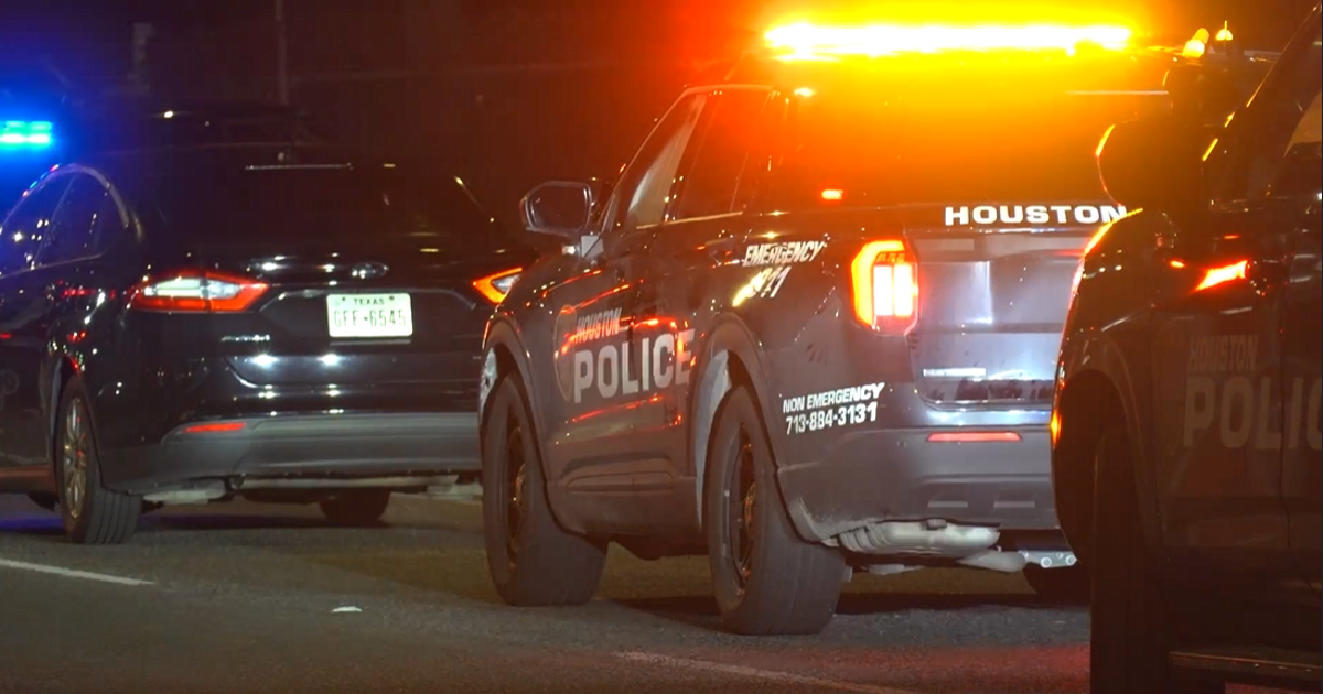 Houston homicide detectives investigating suspicious death near downtown Houston