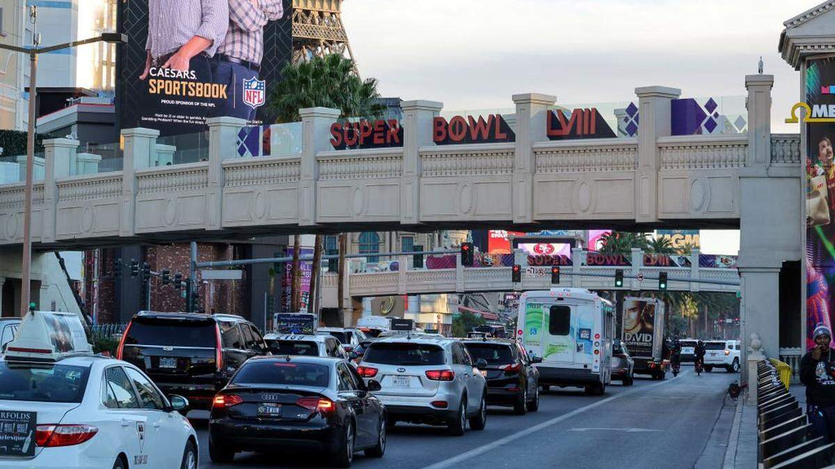 AT&T Stadium to get Las Vegas-style pedestrian crossovers