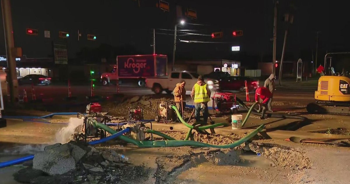 Crews work to repair large water main break impacting city of Saginaw after contractor incident, officials say