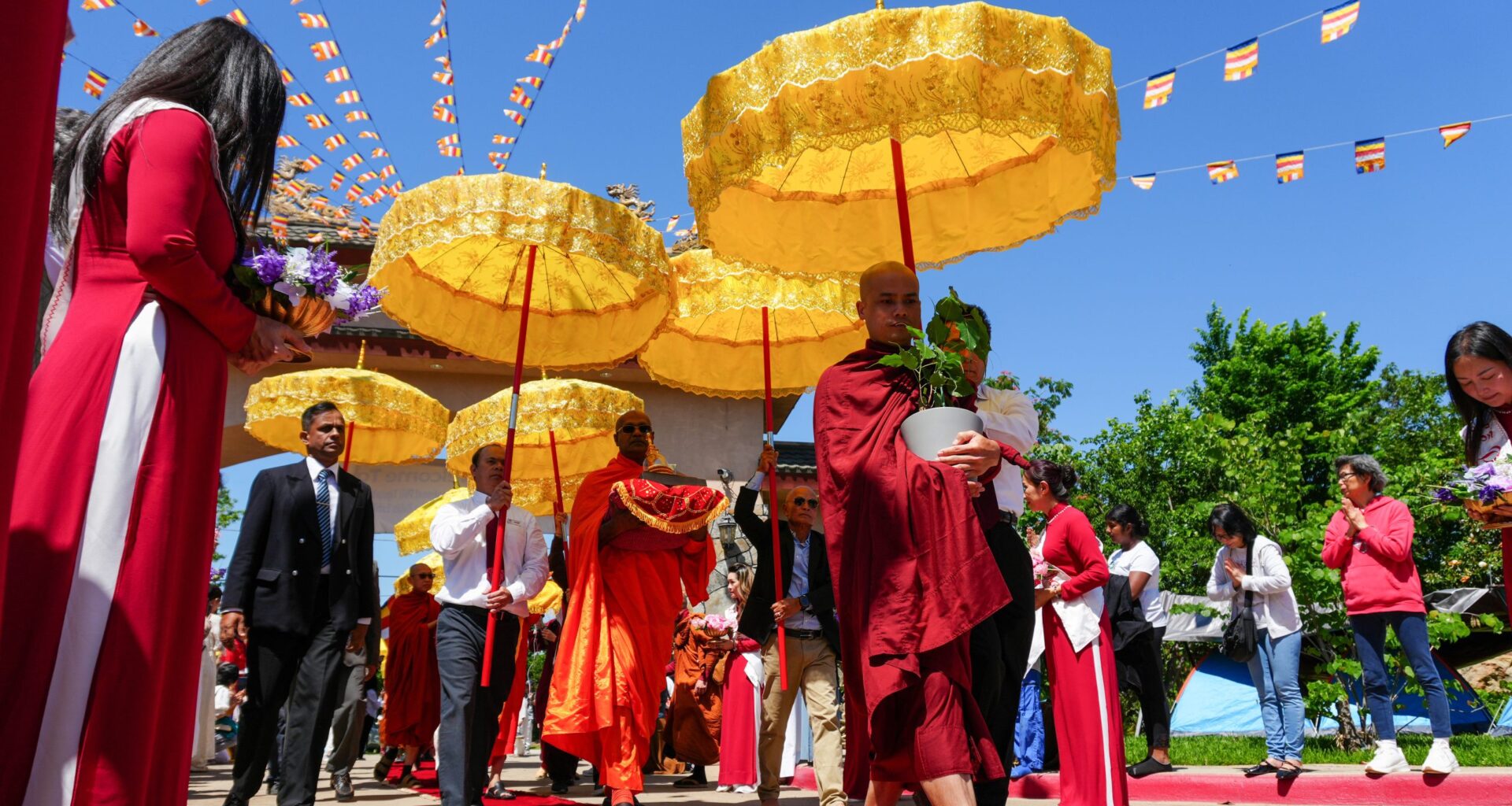 Walk for Peace monks bring sacred relics to Fort Worth for Buddhist holiday