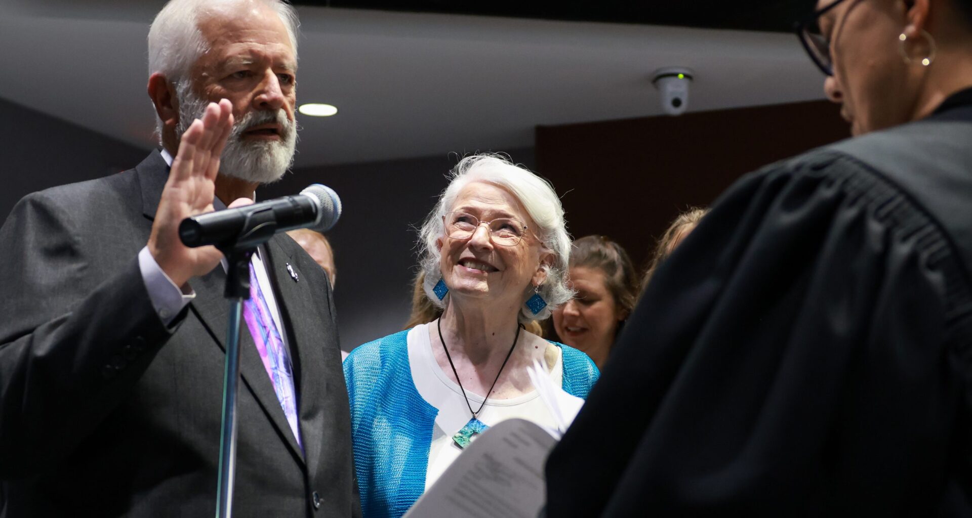 2 new members join Arlington City Council as runoff looms