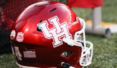 Houston adds commitment from 2027 OT Sonny Mullen