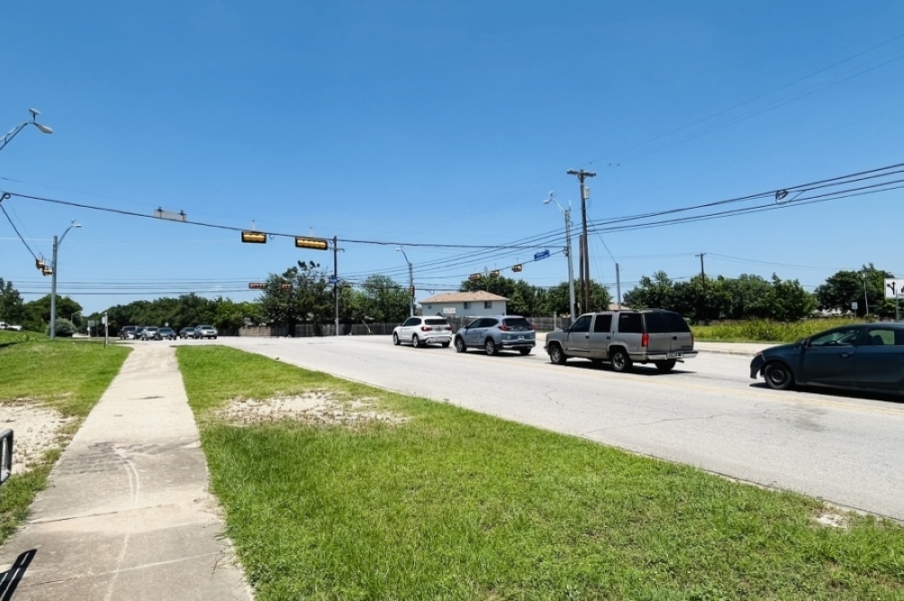 From Killingsworth Lane to Pecan Street, Immanuel Road will be widened from two- to three-lanes. (Haley McLeod/Community Impact)