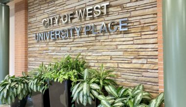 West University Place officials will vote in the future on an item to separate certain businesses from protected zones. (Cassandra Jenkins/Community Impact)