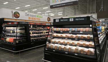 In addition to typical meal simple options inside the H-E-B, there will be hot food options.