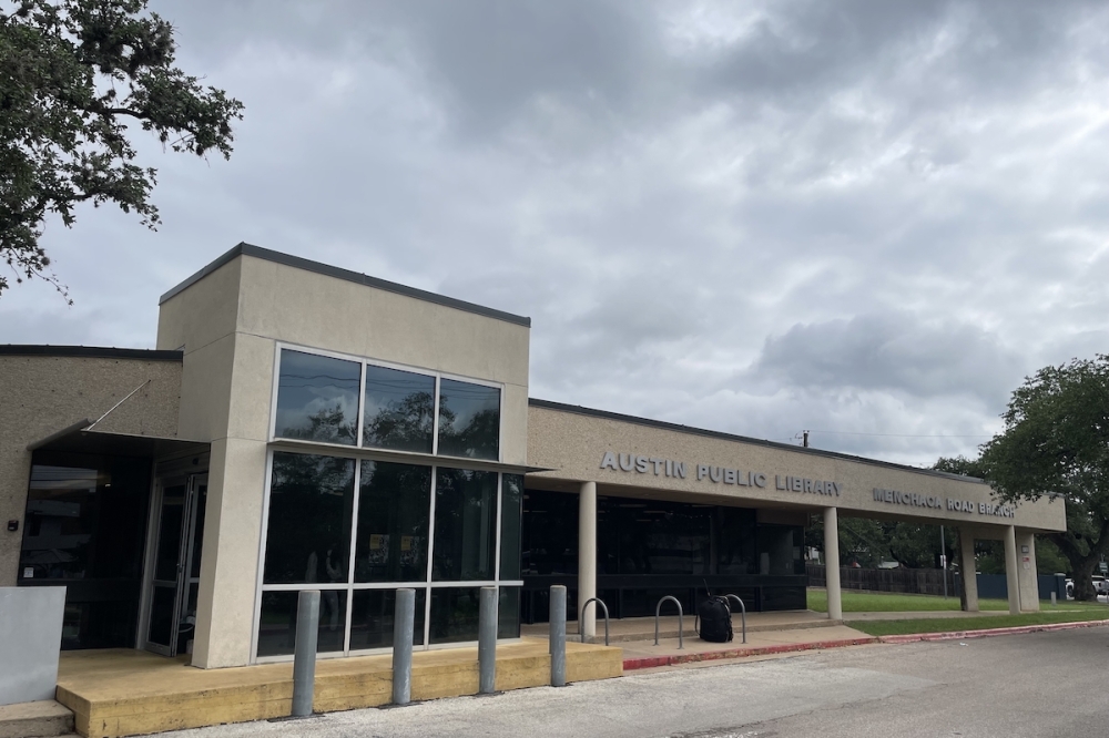 The Menchaca Road Branch Library will close after operations June 14. (Sienna Wight/Community Impact)