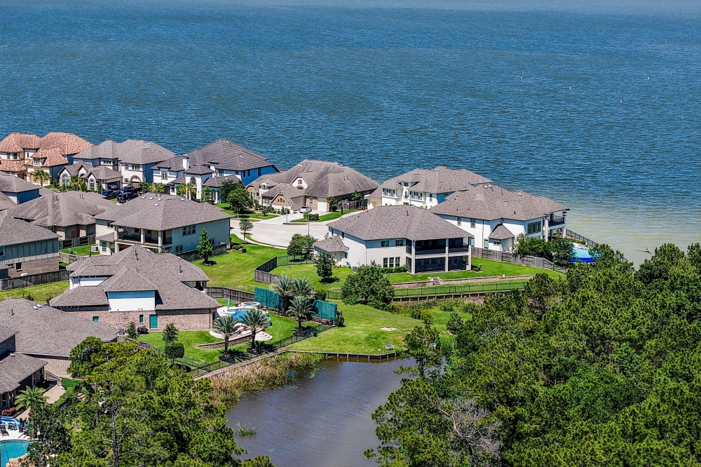 Houses along lake Houston on Saturday, May 2, 2026