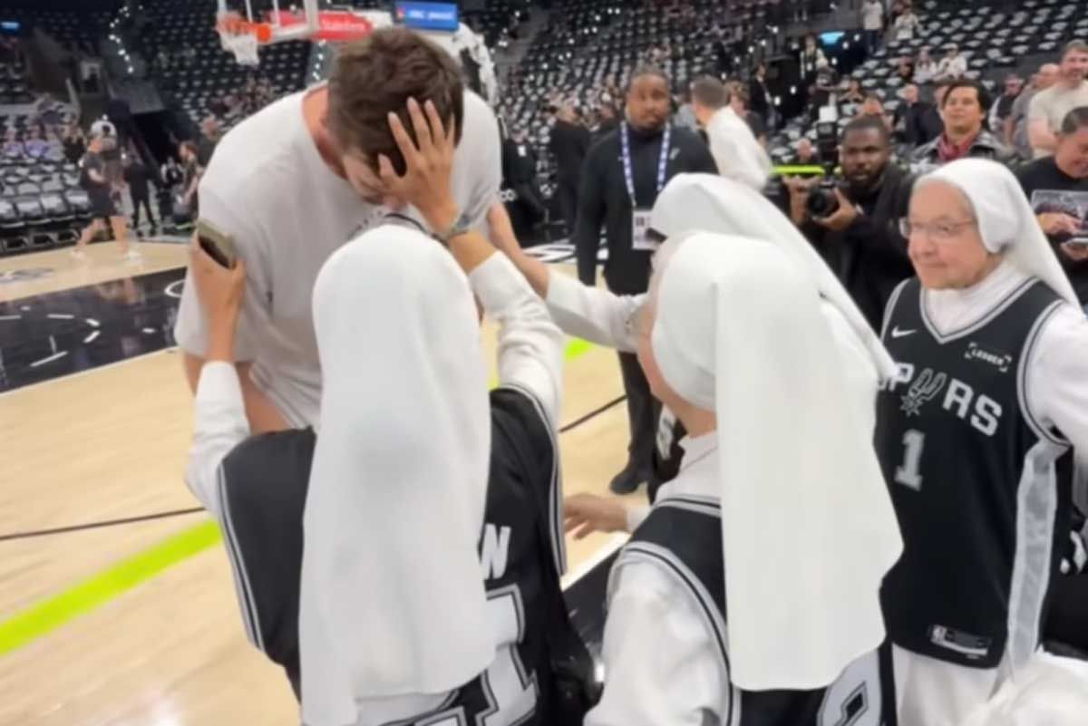 San Antonio Nuns Bless Spurs' Luke Kornet in Viral Moment Before Playoff Win