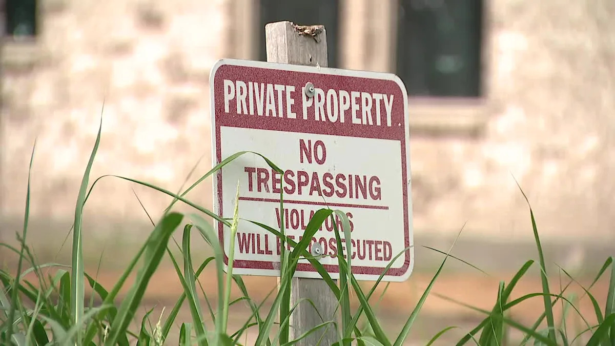 Dallas felon arrested after allegedly shooting 14-year-old inside vacant Pleasant Grove home