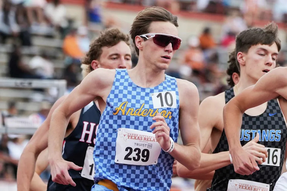 Anderon’s Colby Huntress competes in the 1600-meter run during the 98th Clyde Littlefield Texas Relays at Mike A. Myers Stadium in Austin, April 3, 2026. (Sara Diggins/Austin American-Statesman)