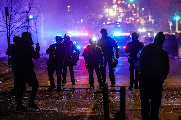 Accused of a crime after shooting a migrant in Minnesota, ICE agent is arrested in South Texas
