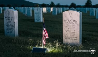 Memorial Day tribute lights up fallen heroes’ headstones in Corpus Christi