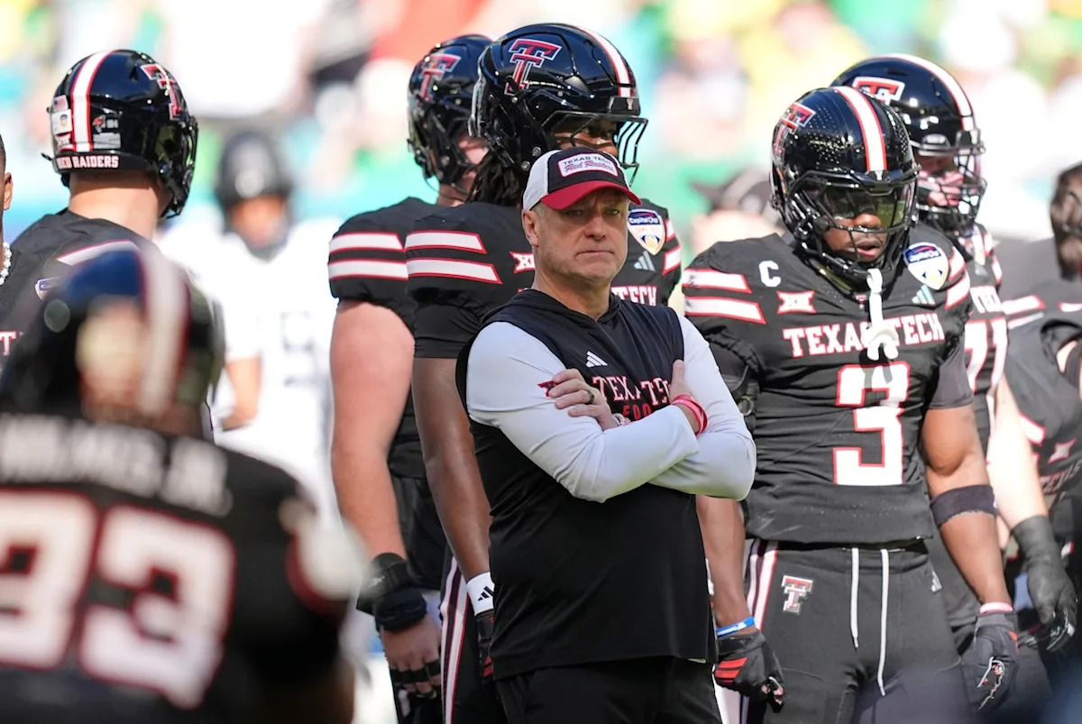 Texas Tech is willing to do a crazy thing to get Texas, Sark in Week 1