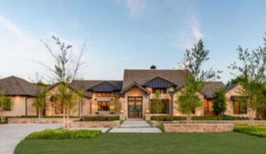 Cowboys coach Schottenheimer lists McKinney estate for $3.8M