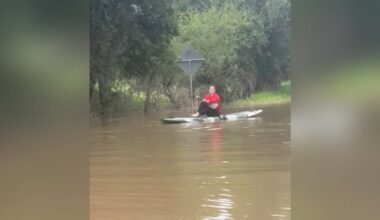 Paddle boarders help lineman make repairs after flooding near Corpus Christi