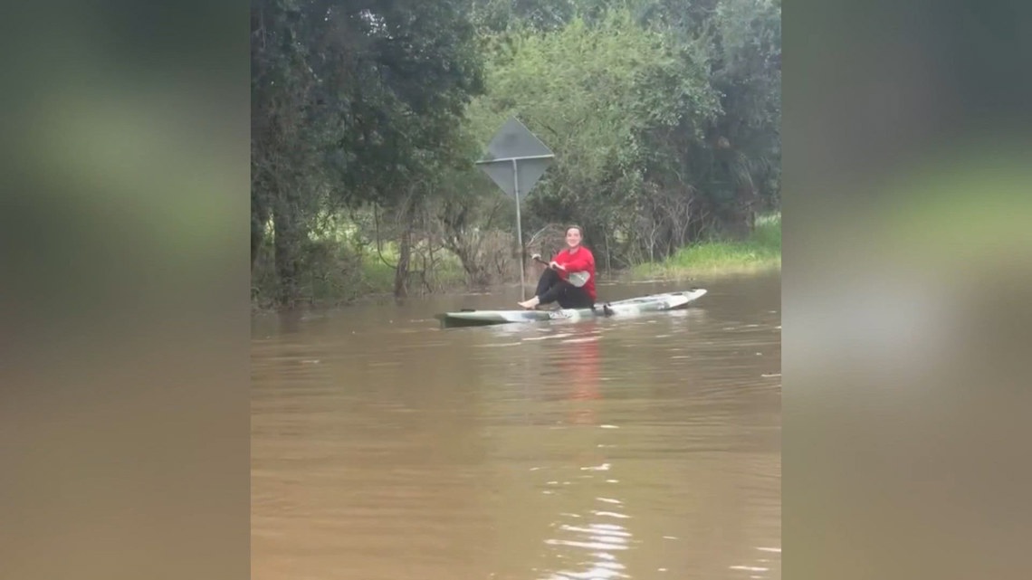 Paddle boarders help lineman make repairs after flooding near Corpus Christi