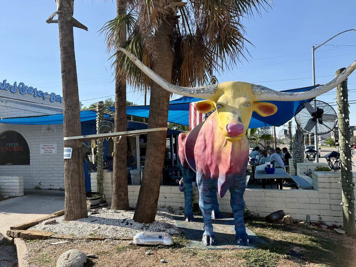J&J Oyster Bar is closing, but its longhorn is moo-ving to a new Fort Worth home