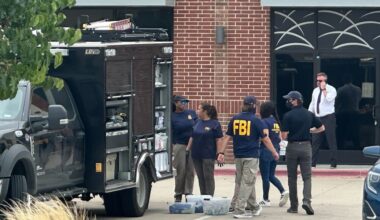 2 killed and 3 injured in shootings near shopping mall, Texas police say